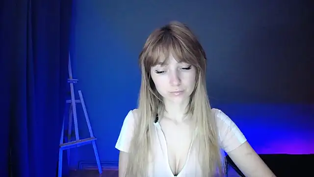 LuciaYoung online show from 9, 3, 2025