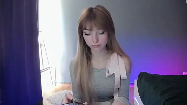 LuciaYoung online show from 19, 3, 2025