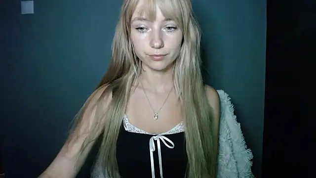 LuciaYoung online show from 26, 9, 2025