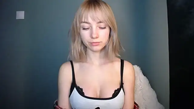 LuciaYoung online show from 23, 2, 2026