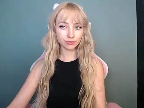 LuciaYoung online show from 9, 4, 2026