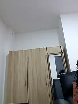 Issa Km  online show from 28, 4, 2026