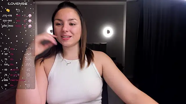 ThreeshaWhite online show from 9, 2, 2025