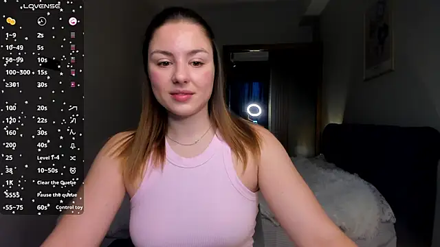 ThreeshaWhite online show from 5, 3, 2025