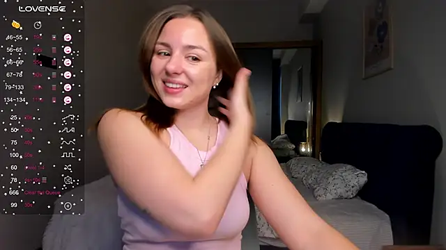 ThreeshaWhite online show from 7, 3, 2025