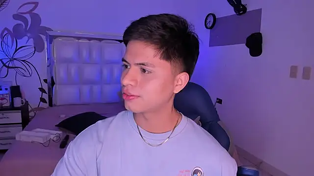 Snapshot of Niicky1_ chatting on 30, 12, 2024 Niicky1 online show from 30, 12, 2024