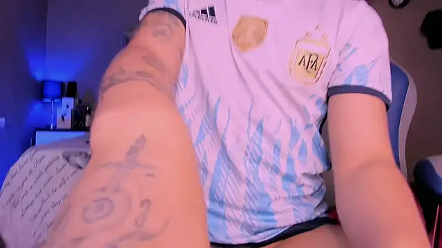 Snapshot of Niicky1_ chatting on 8, 3, 2025 Niicky1 online show from 8, 3, 2025