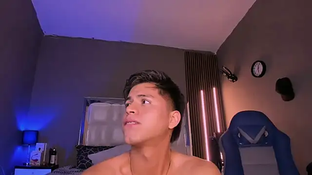 Snapshot of Niicky1_ chatting on 13, 3, 2025 Niicky1 online show from 13, 3, 2025