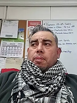 Snapshot of Manolete007x chatting on 12, 9, 2025 Manolete007x online show from 12, 9, 2025