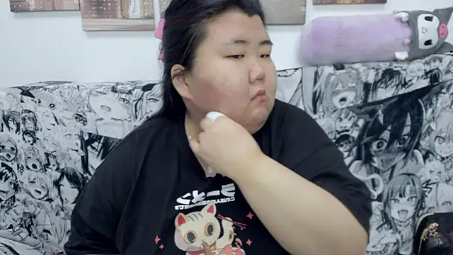 Snapshot of Nadine_asian chatting on 4, 1, 2025 Nadine asian online show from 4, 1, 2025