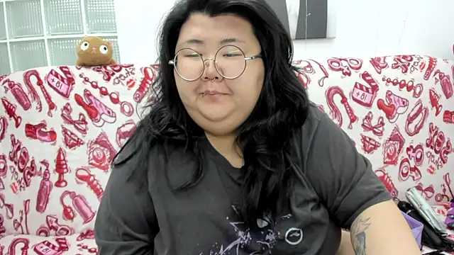 Snapshot of Nadine_asian chatting on 7, 7, 2026 Nadine asian online show from 7, 7, 2026