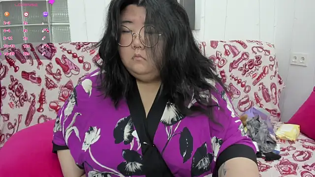 Snapshot of Nadine_asian chatting on 25, 7, 2026 Nadine asian online show from 25, 7, 2026