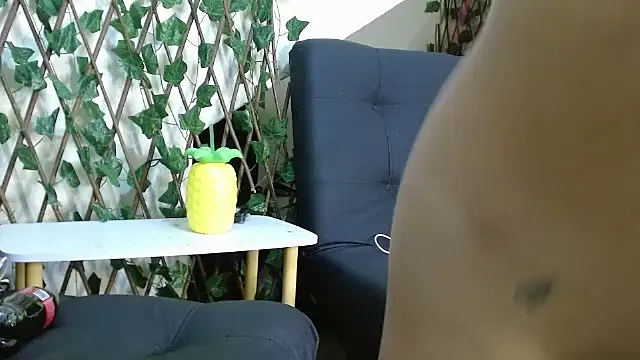 Snapshot of lady_scarlettt chatting on 5, 3, 2025 lady scarlettt online show from 5, 3, 2025