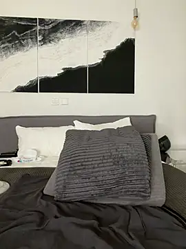 Laurahorney xo online show from 22, 3, 2026