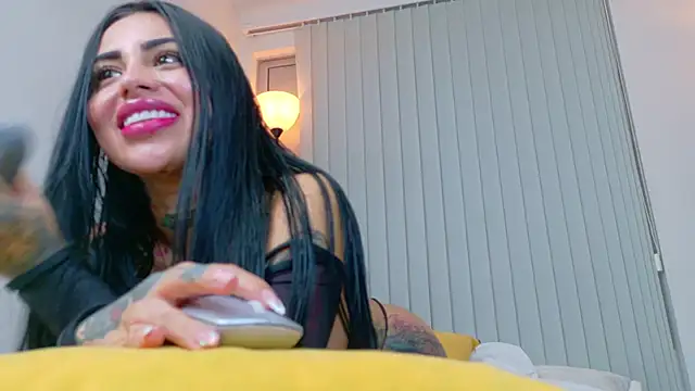 Sofhia cruz online show from 15, 3, 2025