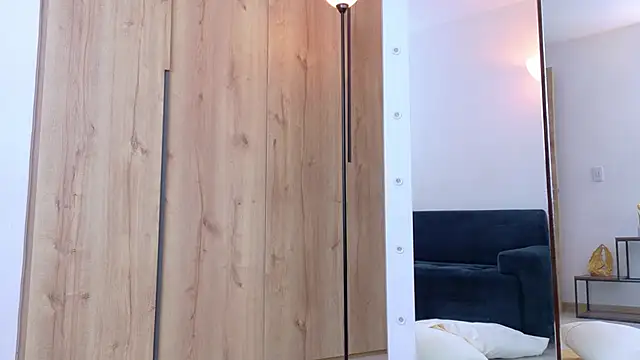 Sofhia cruz online show from 18, 9, 2025