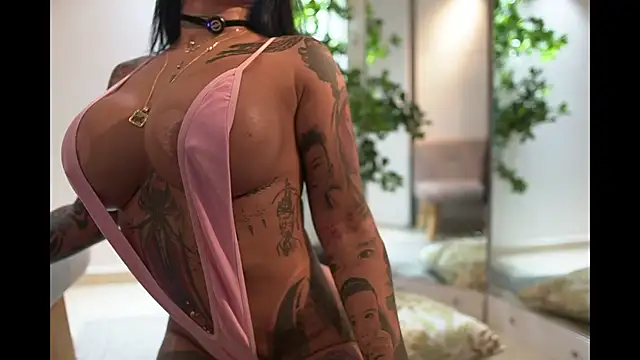 Sofhia cruz online show from 6, 7, 2026