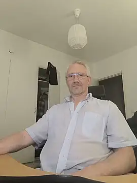 Snapshot of tom-swede chatting on 4, 6, 2026 tom-swede online show from 4, 6, 2026