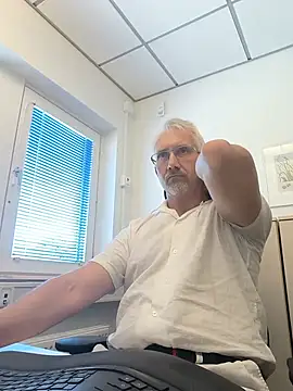 Snapshot of tom-swede chatting on 21, 7, 2026 tom-swede online show from 21, 7, 2026