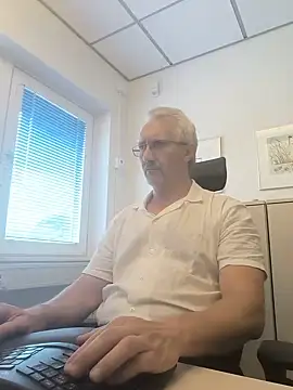 Snapshot of tom-swede chatting on 24, 7, 2026 tom-swede online show from 24, 7, 2026