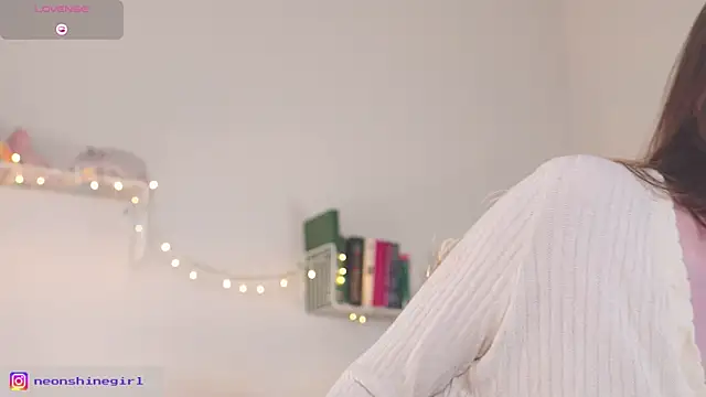 NeonShine online show from 19, 9, 2025