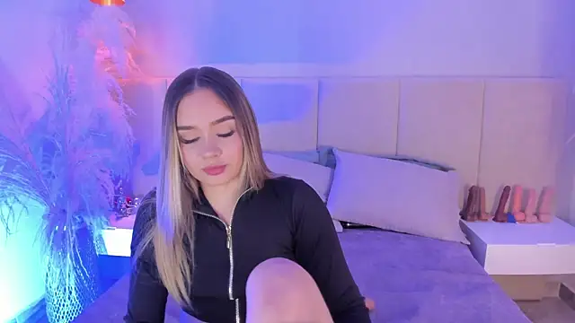 Snapshot of sofia_pamela chatting on 4, 3, 2025 sofia pamela online show from 4, 3, 2025