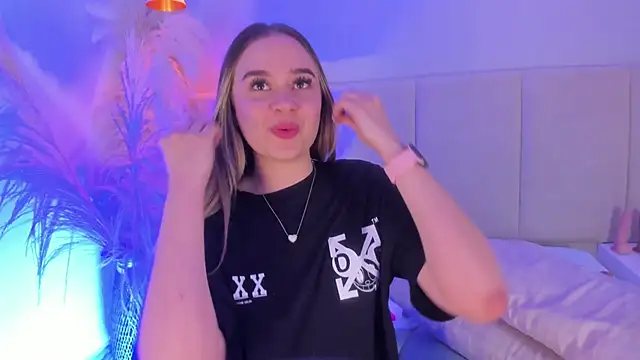 Snapshot of sofia_pamela chatting on 11, 3, 2025 sofia pamela online show from 11, 3, 2025