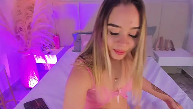 Snapshot of sofia_pamela chatting on 22, 3, 2025 sofia pamela online show from 22, 3, 2025