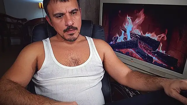 Snapshot of officeman7 chatting on 9, 1, 2025 officeman7 online show from 9, 1, 2025