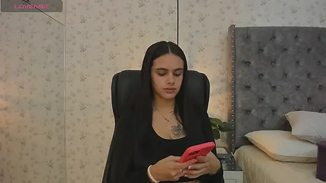 ChloeHarper  online show from 28, 5, 2026