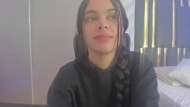 ChloeHarper  online show from 13, 7, 2026