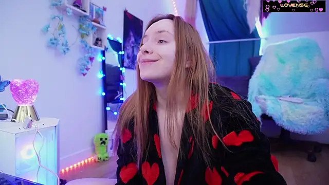  Yummy Girl  online show from 16, 5, 2026