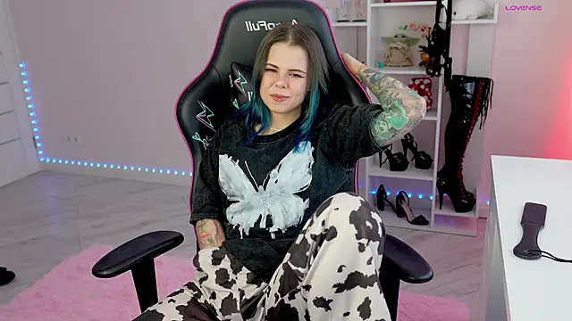 Latex Kitty online show from 18, 3, 2026