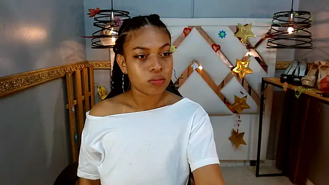 Snapshot of Naomi_Tylers chatting on 12, 9, 2025 Naomi Tylers online show from 12, 9, 2025