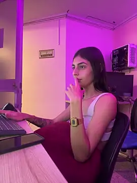 Snapshot of cristel_17 chatting on 20, 12, 2024 cristel 17 online show from 20, 12, 2024