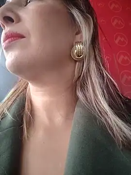 scarlett moore online show from 24, 4, 2026