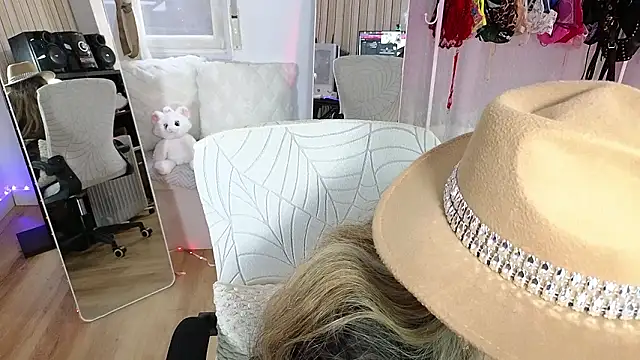 Tawny cox online show from 21, 2, 2026