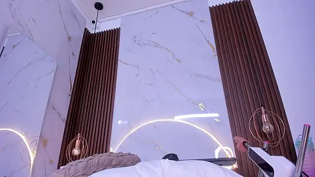 danisaenz  online show from 3, 3, 2025