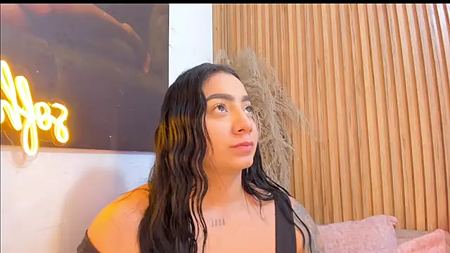 Snapshot of sofhiaa_adaams chatting on 4, 6, 2026 sofhiaa adaams online show from 4, 6, 2026