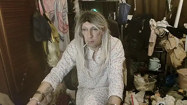 Ombeline1 online show from 18, 12, 2025