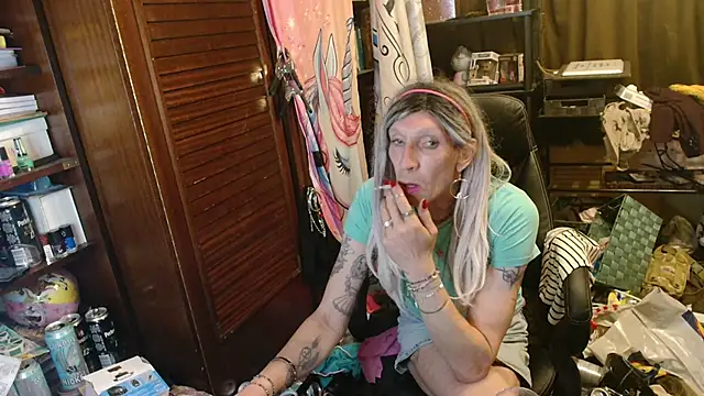 Ombeline1 online show from 24, 4, 2026