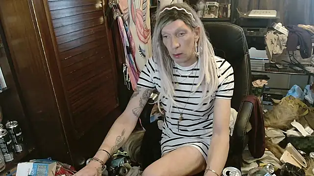 Ombeline1 online show from 28, 4, 2026