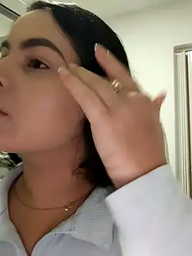 Lia Hurley online show from 23, 12, 2024