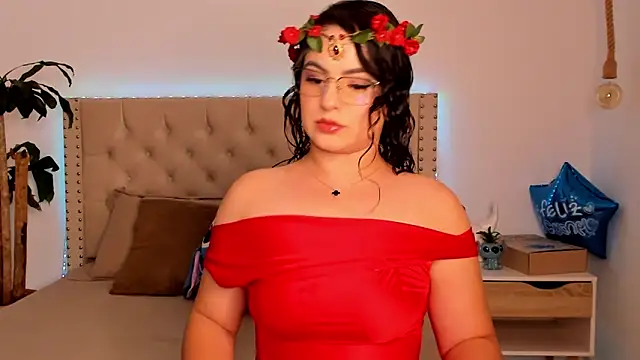 Lia Hurley online show from 14, 2, 2025