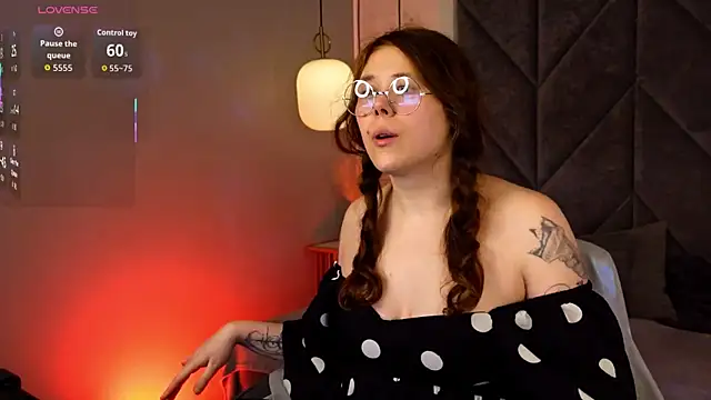 Snapshot of SophiePure chatting on 16, 1, 2026 SophiePure online show from 16, 1, 2026