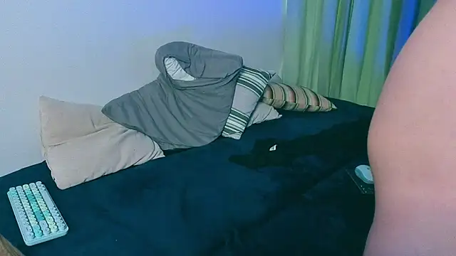 Samuel Andrew online show from 7, 1, 2025