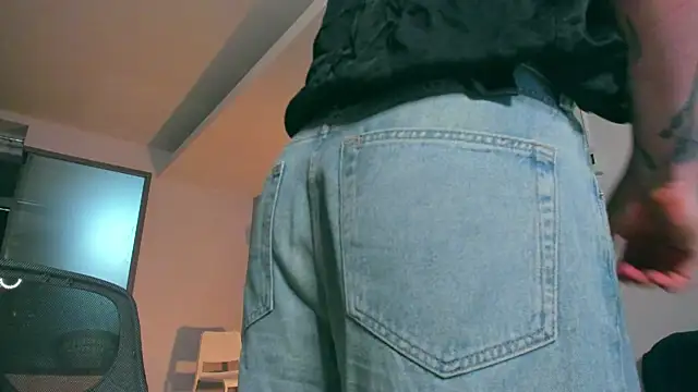 Samuel Andrew online show from 8, 11, 2025