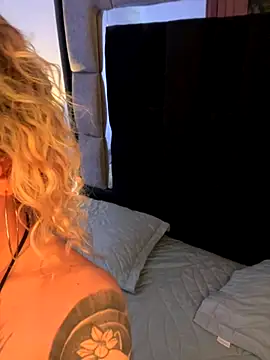 Snapshot of Bonnie_vega chatting on 6, 11, 2025 Bonnie vega online show from 6, 11, 2025