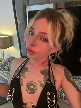 Snapshot of Bonnie_vega chatting on 29, 11, 2025 Bonnie vega online show from 29, 11, 2025