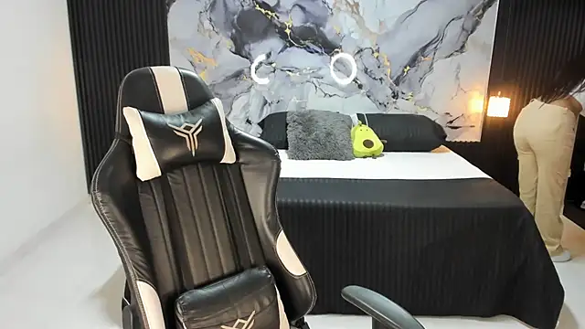 Ivy 16 online show from 19, 3, 2025